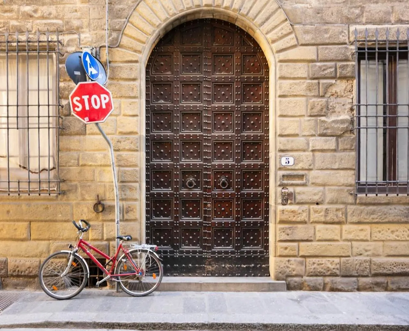 Appartamento Ponte Vecchio Con Posto Auto Su Richiesta Florens Lägenhet