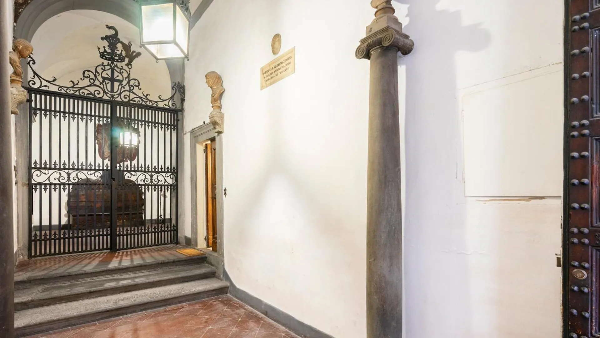 Appartamento Ponte Vecchio Con Posto Auto Su Richiesta Florence Apartment